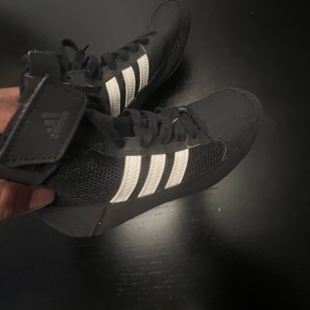 Boys boxing/gym shoes size 1 1/2